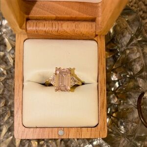 Elegant Gold and Pink Stone Ring